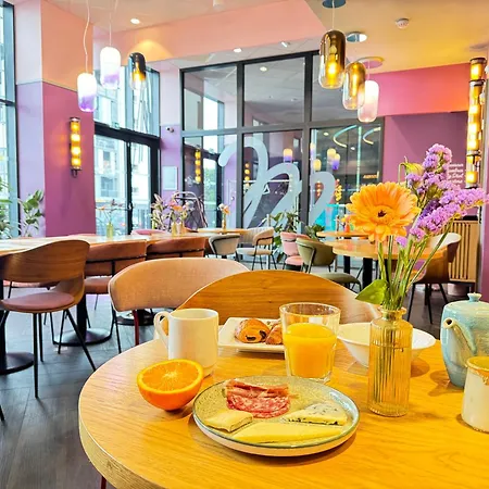 Aiden By Best Western Clermont-Ferrand - Le Magnetic Hotel & Spa-3