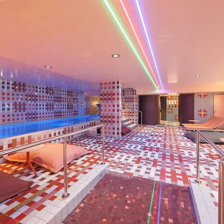 Aiden By Best Western Clermont-Ferrand - Le Magnetic Hotel & Spa-2